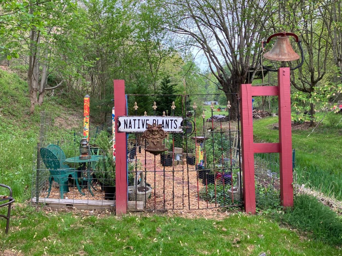 The Ashe Farm 3*