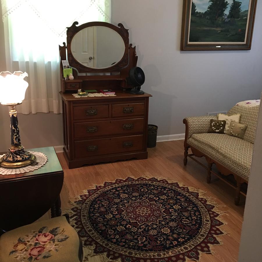 The Ashe Farm Bed and breakfast Marshall